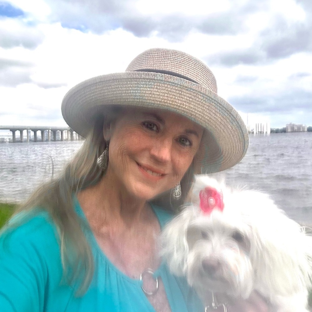 Meet your Posher, Lorie